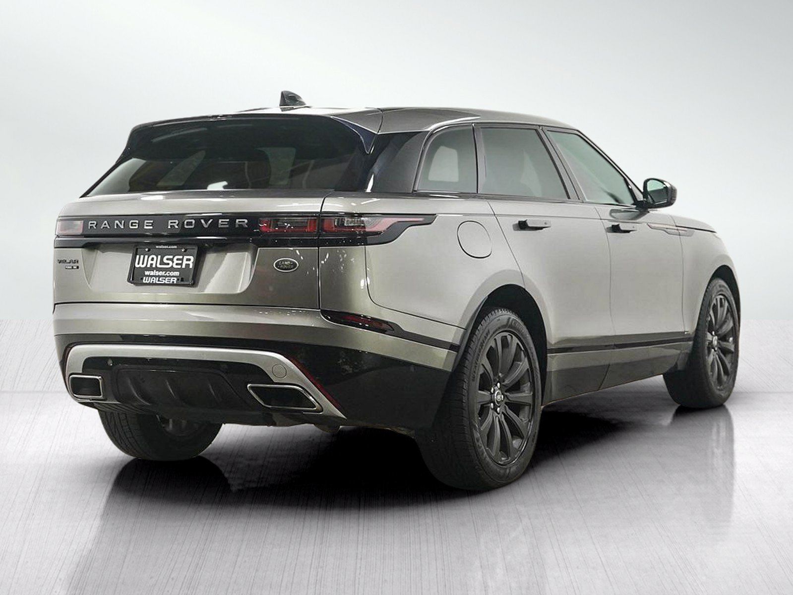 Used 2018 Land Rover Range Rover Velar R-Dynamic SE AWD/4WD image 5