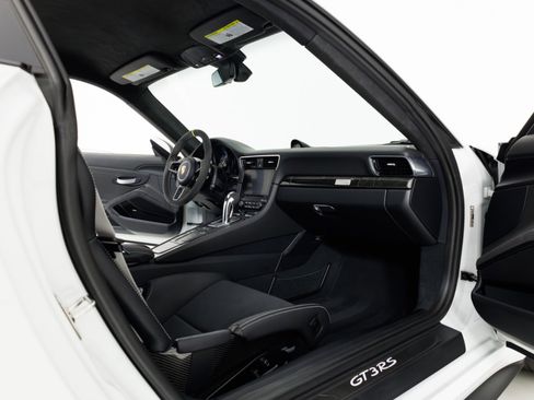 Used 2019 Porsche 911 GT3 RS image 35