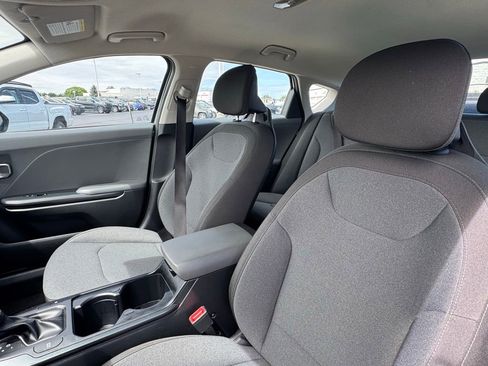 Used 2025 Kia K4 FWD image 13
