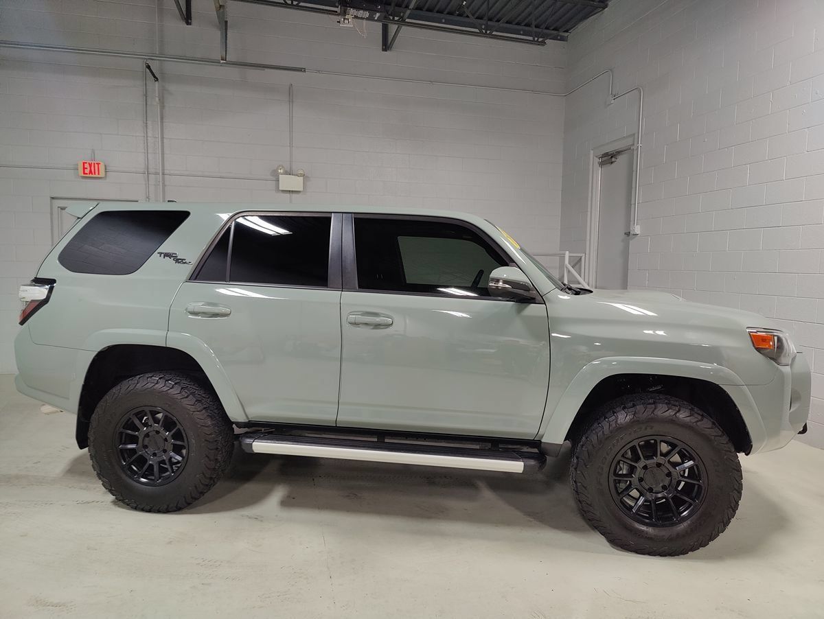 Used 2022 Toyota 4Runner TRD Off-Road Premium AWD/4WD image 8
