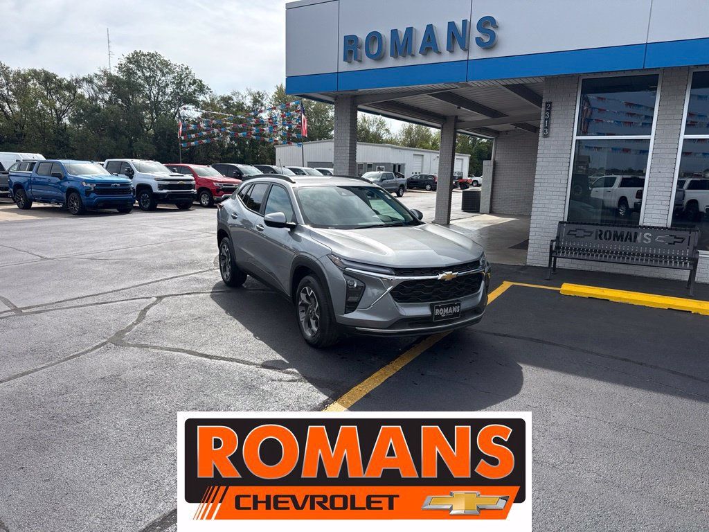Used 2026 Chevrolet Trax LT FWD image 1
