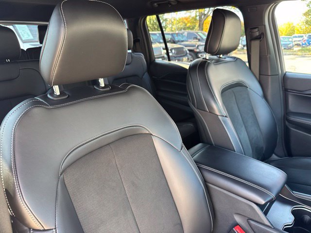 Used 2025 Jeep Grand Cherokee L Altitude AWD/4WD image 28