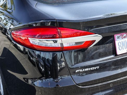 Used 2020 Ford Fusion SE image 8