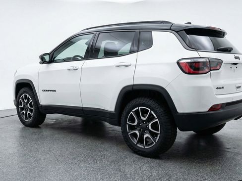 Used 2025 Jeep Compass Trailhawk w/ Trailer Tow Group AWD/4WD image 6