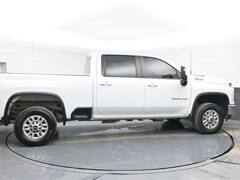 Used 2024 Chevrolet Silverado 2500 LT w/ Convenience Package image 16