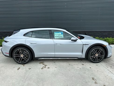 Used 2025 Porsche Taycan 4 Cross Turismo image 8