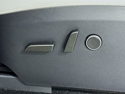 Used 2024 Tesla Model Y Long Range image 14