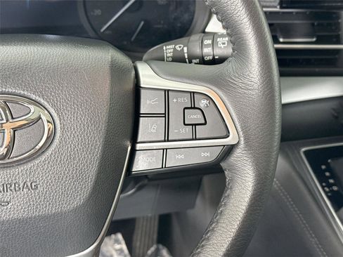 Certified 2025 Toyota Sienna XLE image 20