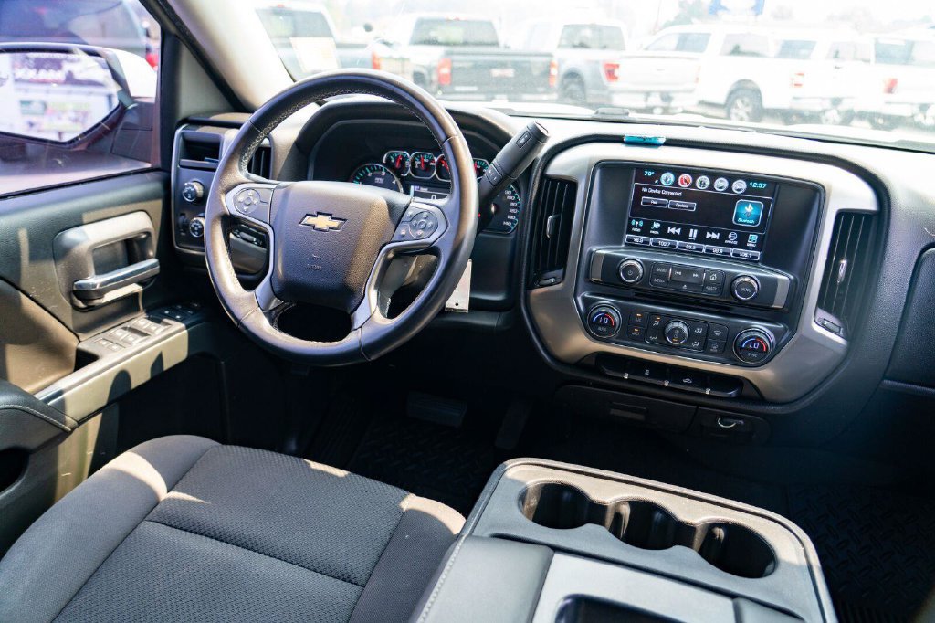 Used 2018 Chevrolet Silverado 1500 LT w/ LT Eassist Package AWD/4WD image 23