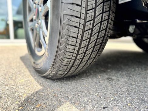 Used 2024 Toyota Tacoma TRD Sport image 9