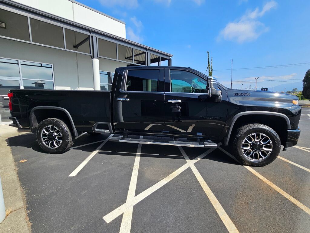 Used 2022 Chevrolet Silverado 2500 High Country w/ Safety Package II AWD/4WD image 6