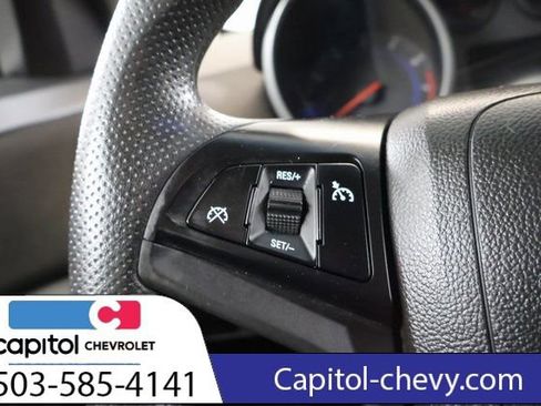 Used 2016 Chevrolet Cruze LT w/ Technology Package image 17