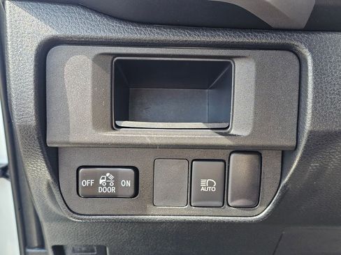 Used 2019 Toyota Tacoma SR5 RWD image 33