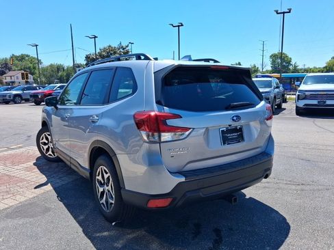 Used 2023 Subaru Forester Premium AWD/4WD image 7