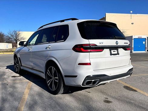 Used 2025 BMW X7 M60i w/ Climate Comfort Package image 4