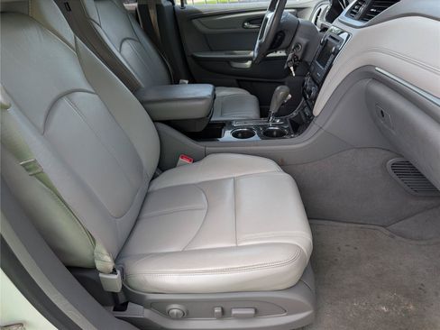Used 2014 Chevrolet Traverse LT w/ LPO, 'HIT The Road' Package FWD image 40