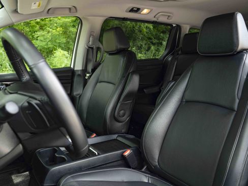 Used 2023 Honda Odyssey Touring image 17
