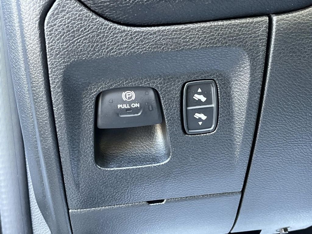 Used 2026 RAM 1500 Laramie AWD/4WD image 33