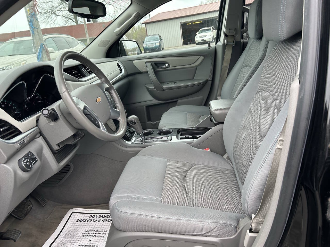 Used 2017 Chevrolet Traverse LT w/ Style and Technology Package FWD image 11
