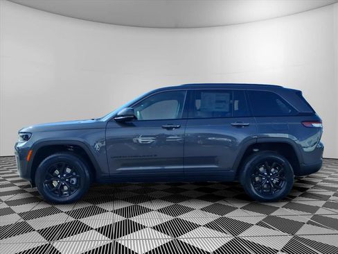 New 2026 Jeep Grand Cherokee Altitude AWD/4WD image 4