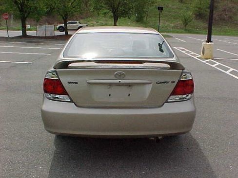 Used 2006 Toyota Camry SE FWD image 12