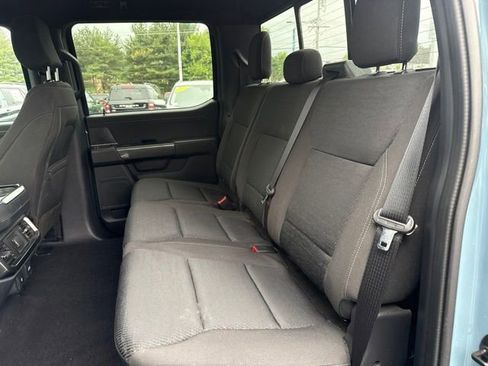 Used 2022 Ford Explorer XLT w/ Equipment Group 202A AWD/4WD image 12
