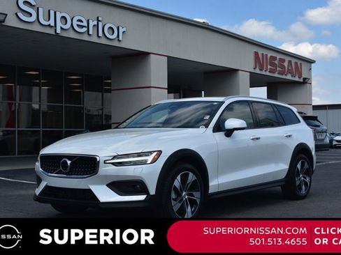 Used 2023 Volvo V60 B5 Cross Country Plus w/ Climate Package AWD/4WD image 1