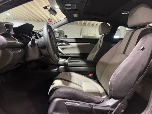 Used 2018 Honda Civic EX-T image 9