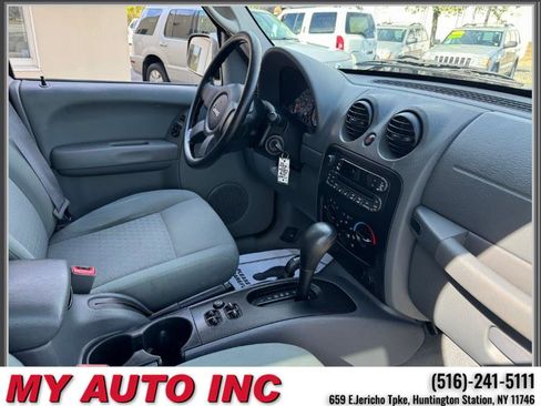 Used 2006 Jeep Liberty Sport AWD/4WD image 25