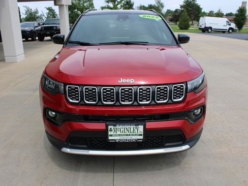 Certified 2025 Jeep Compass Limited AWD/4WD image 3
