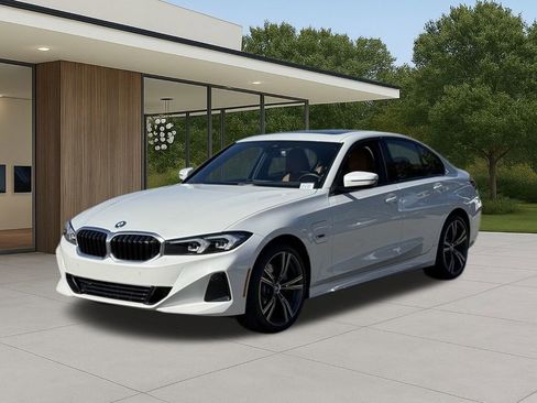 Certified 2023 BMW 330e w/ Premium Package image 2