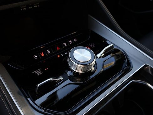 New 2025 Jeep Wagoneer L Series II image 39