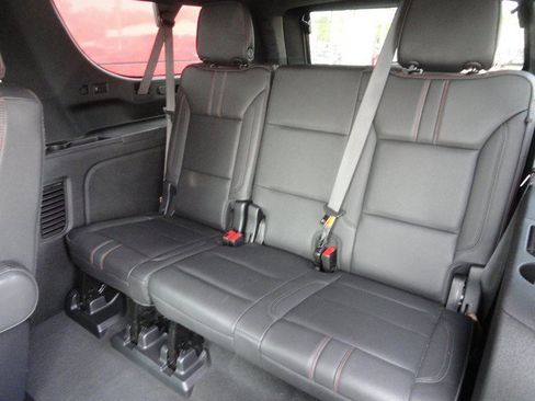 Used 2022 Chevrolet Suburban RST w/ Sport Performance Package AWD/4WD image 14