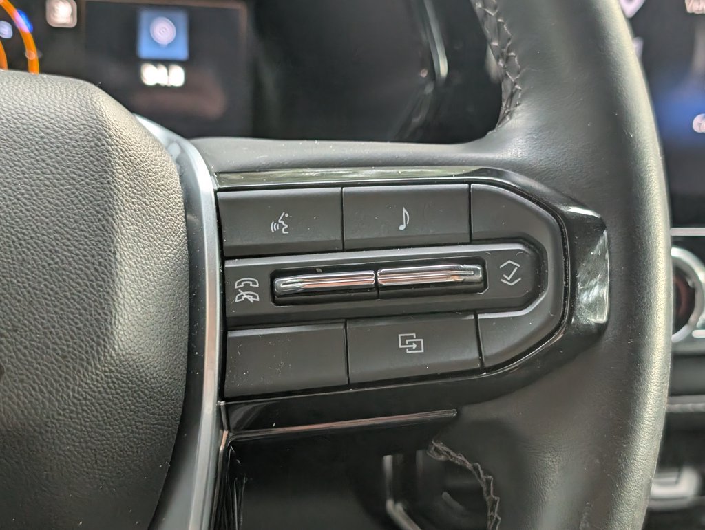 Used 2025 Chevrolet Colorado LT w/ Advanced Trailering Package RWD image 26