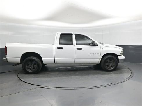 Used 2004 Dodge Ram 1500 Truck SLT image 2