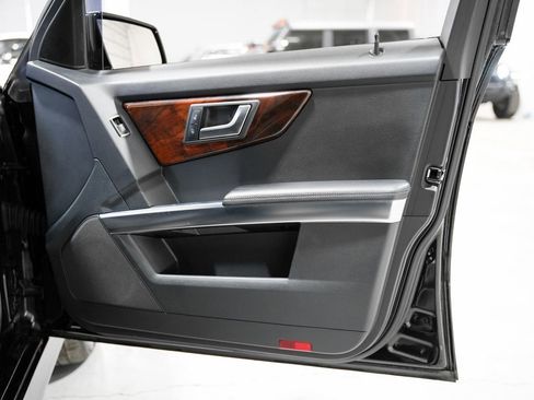 Used 2013 Mercedes-Benz GLK 350 4MATIC image 36