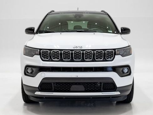 Used 2025 Jeep Compass Limited AWD/4WD image 4