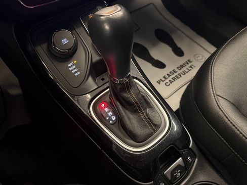 Used 2017 Jeep Compass Limited image 15