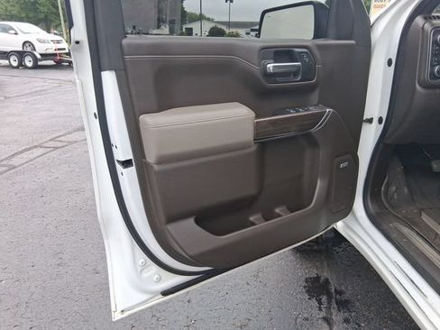 Used 2019 Chevrolet Silverado 1500 RST AWD/4WD image 9