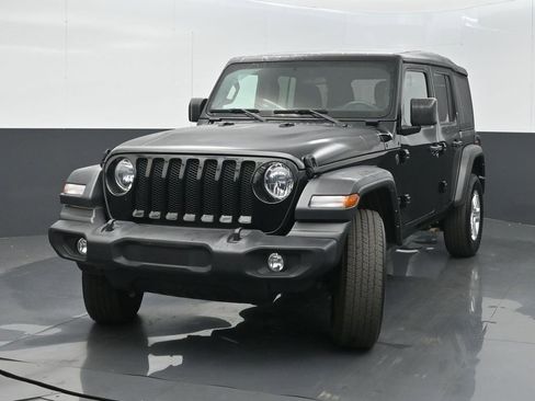 Certified 2022 Jeep Wrangler Unlimited Sport image 3