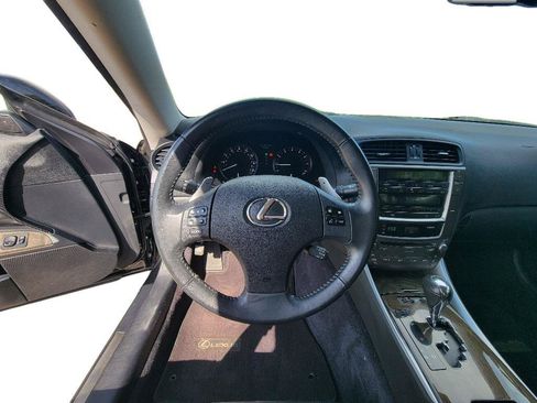 Used 2010 Lexus IS 250C w/ Luxury Pkg RWD image 13