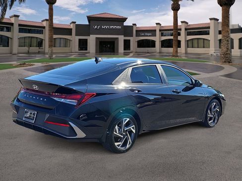 Used 2025 Hyundai Elantra Sport FWD image 8