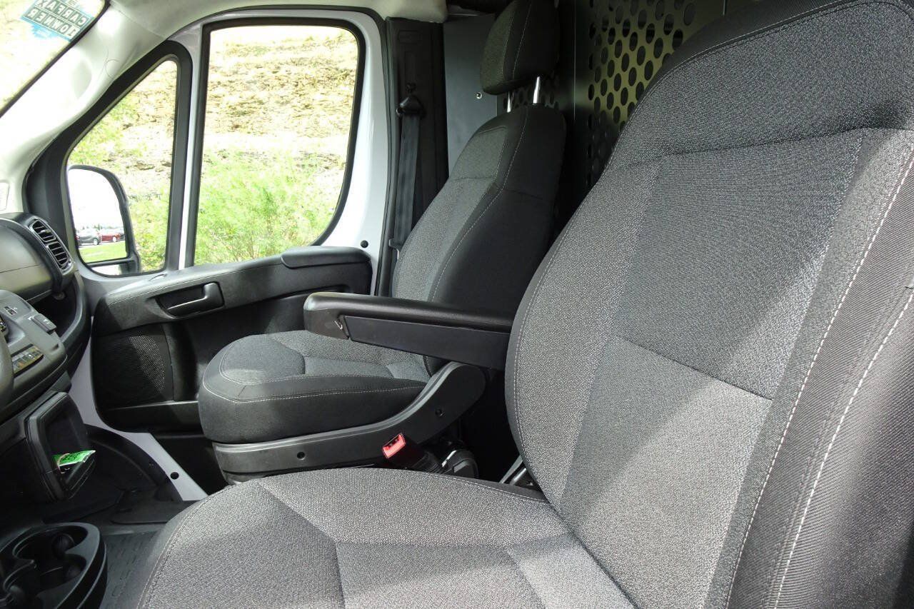 Used 2025 RAM ProMaster 2500 w/ U-Haul Equipment Group FWD image 15