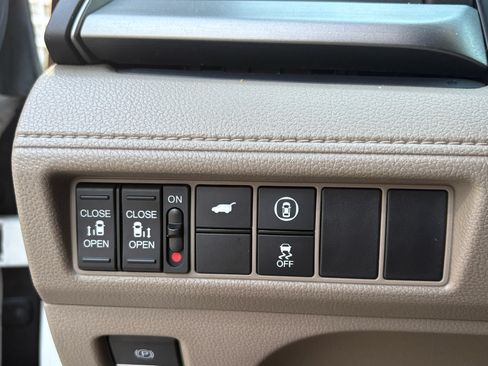 Certified 2024 Honda Odyssey EX-L image 13