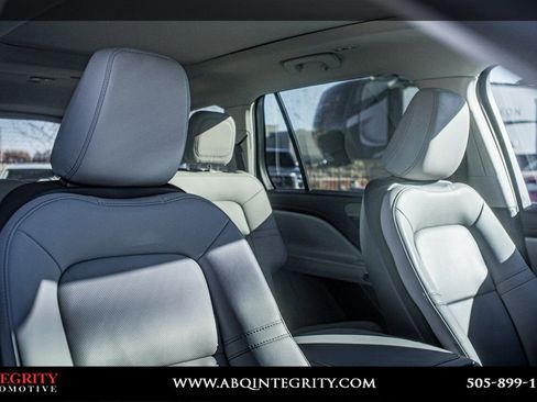 Used 2025 Lincoln Aviator AWD w/ Equipment Group 101A image 41