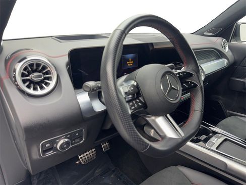 Used 2024 Mercedes-Benz EQB 250+ image 47