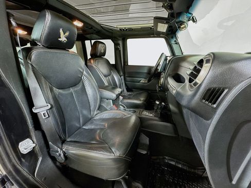 Used 2018 Jeep Wrangler Unlimited Sport image 25