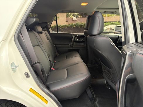 Used 2021 Toyota 4Runner Venture w/ Moonroof Package AWD/4WD image 28