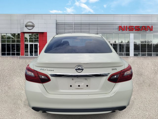 Certified 2017 Nissan Altima 2.5 SR FWD image 3