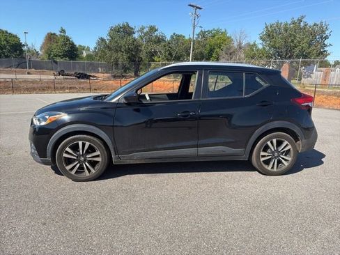 Used 2020 Nissan Kicks SV FWD image 6